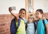 schulkinder--wavebreakmediamicro schulkinder--wavebreakmediamicro